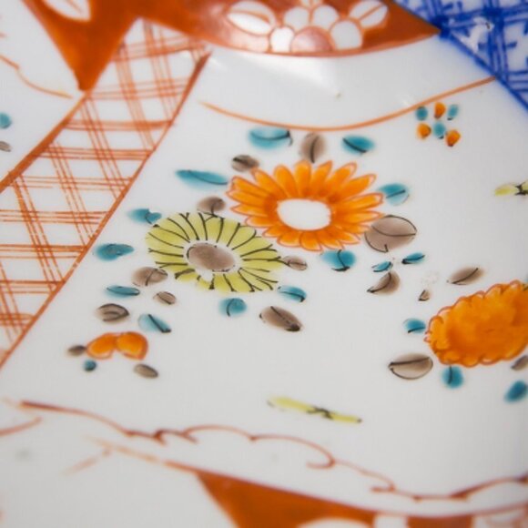 Antique Japanese Meiji Period Porcelain Bowl with Imari Pattern Design - Picture 5 of 11